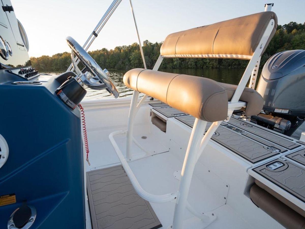 2025 Avid Boats 21 Fusion Base