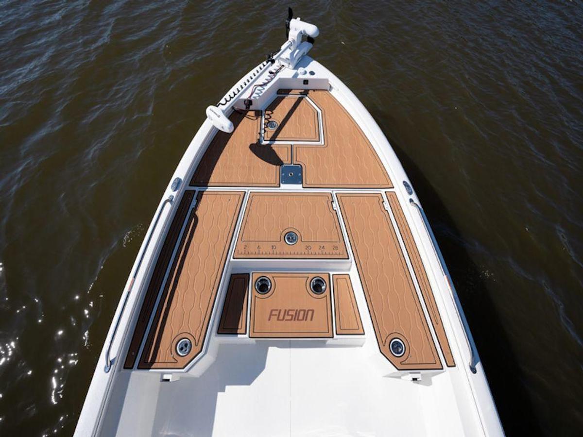 2025 Avid Boats 23 Fusion Base