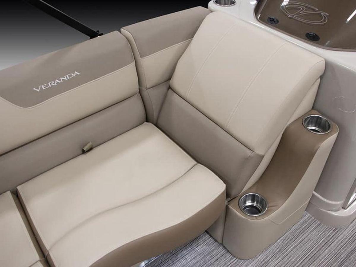 2025 Veranda VF25F2plus2 Luxury Tri-Toon