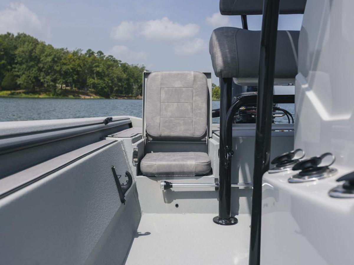 2025 Avid Boats 20 Rogue CC Base