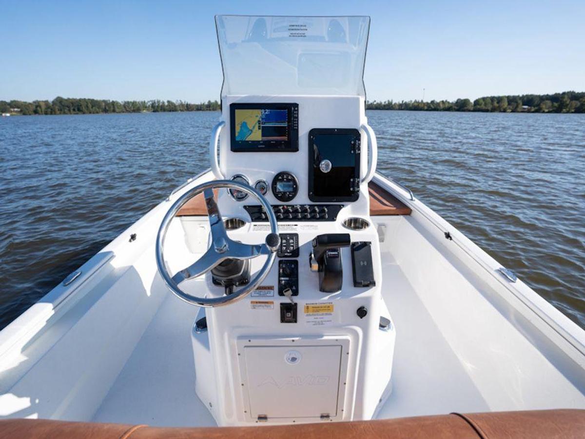 2025 Avid Boats 23 Fusion Base