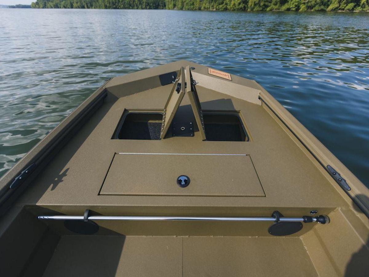 2025 Avid Boats 18 Rogue CC Base