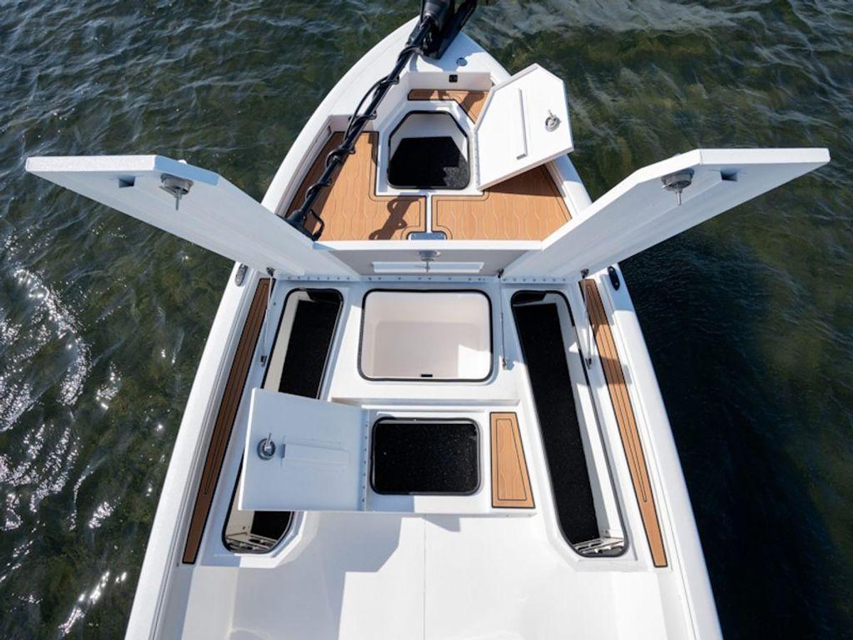 2025 Avid Boats 23 Mag Base