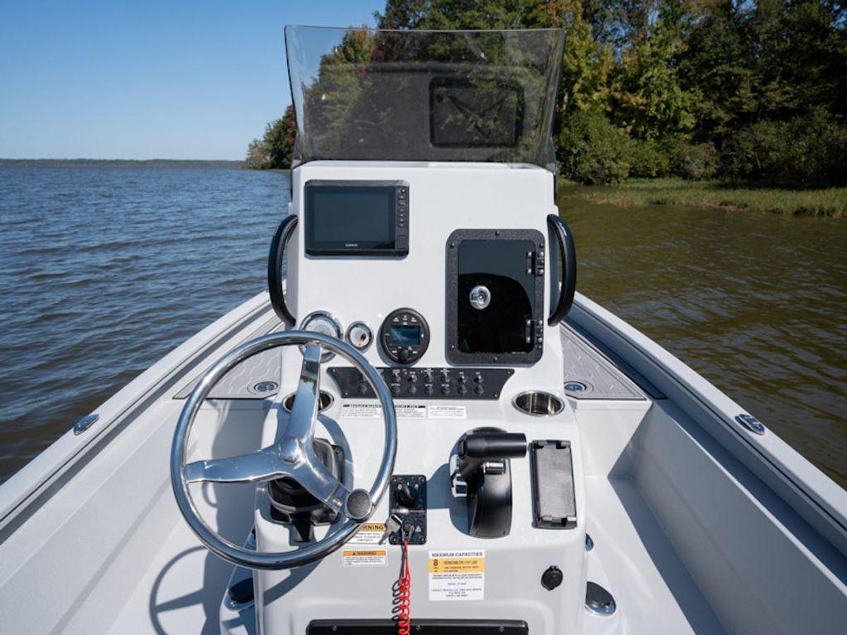 2025 Avid Boats 21 Mag Base