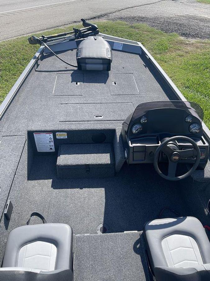 2026 Lowe Boats Legacy