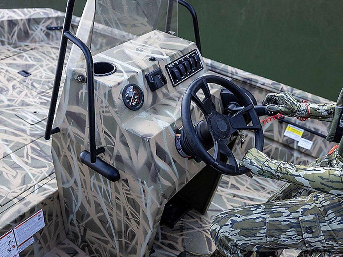 2026 Lowe Boats RX1760 Pathfinder Base