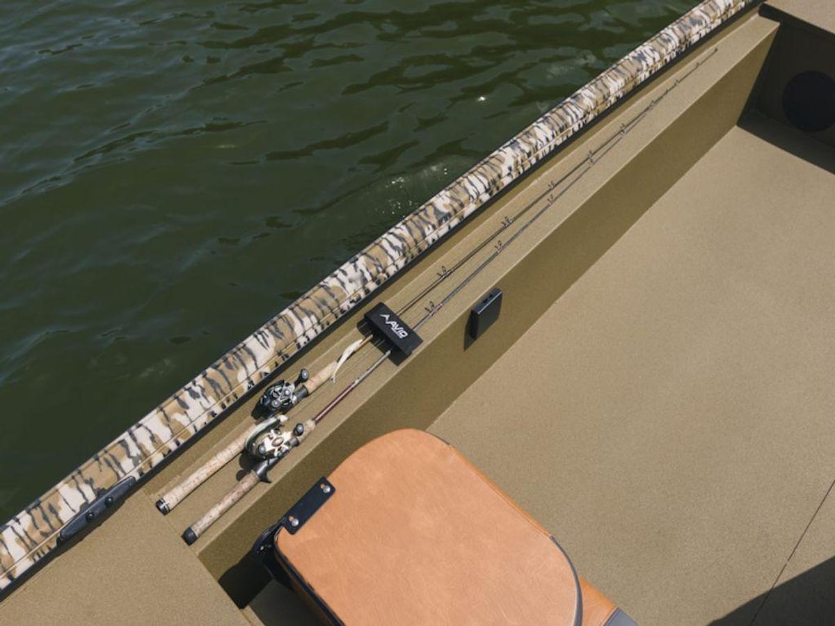 2025 Avid Boats 18 Rogue SC Base