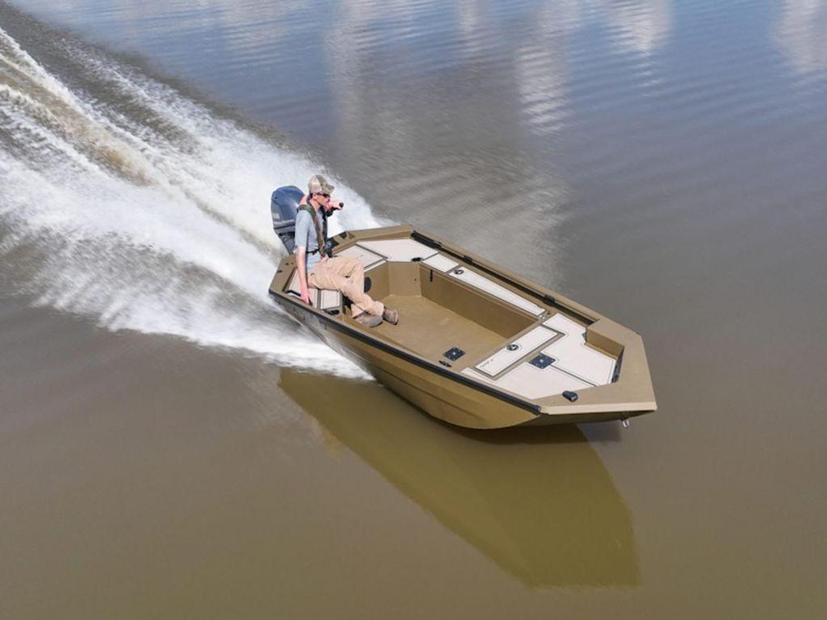 2025 Avid Boats 16 Commander Base