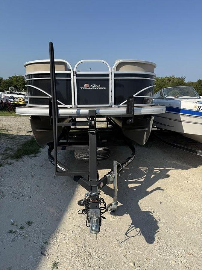 Used 2021 Sun Tracker Party Barge® 22 DLX