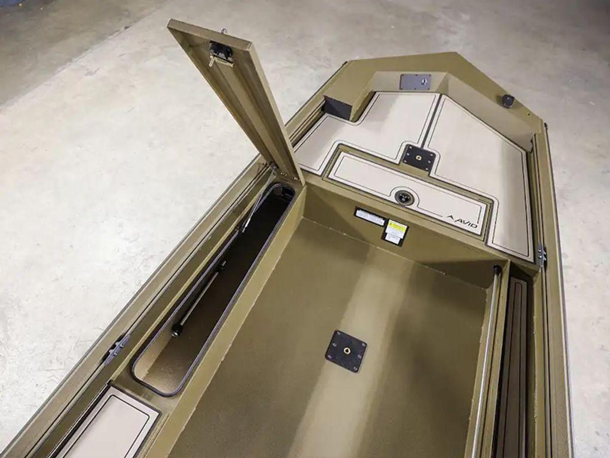 2025 Avid Boats 16 Commander Base