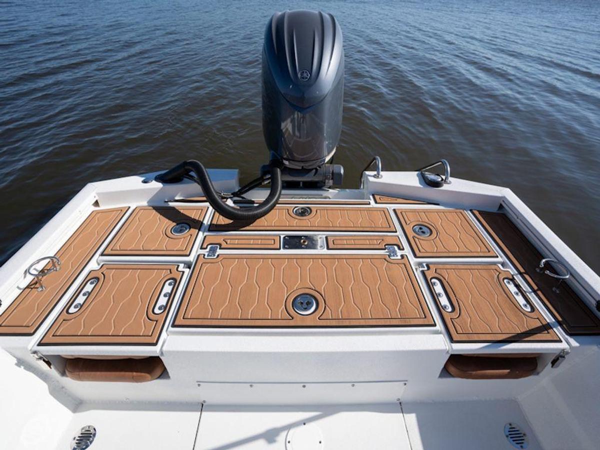 2025 Avid Boats 23 Fusion Base