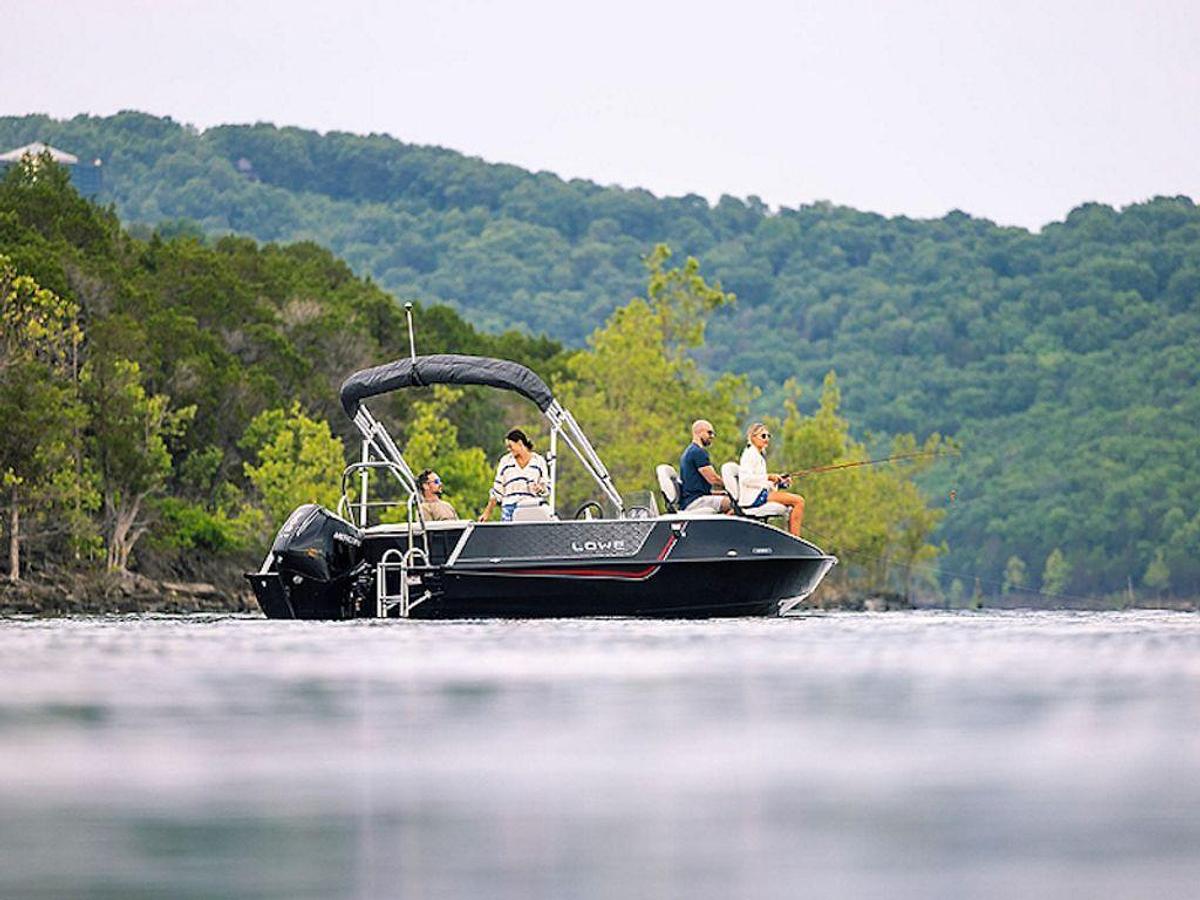 2026 Lowe Boats SD224 Base