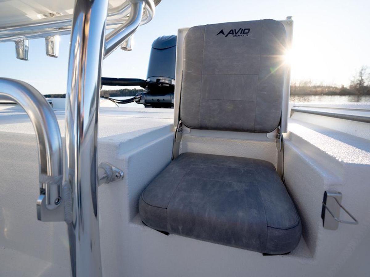 2025 Avid Boats 22 Recon Base