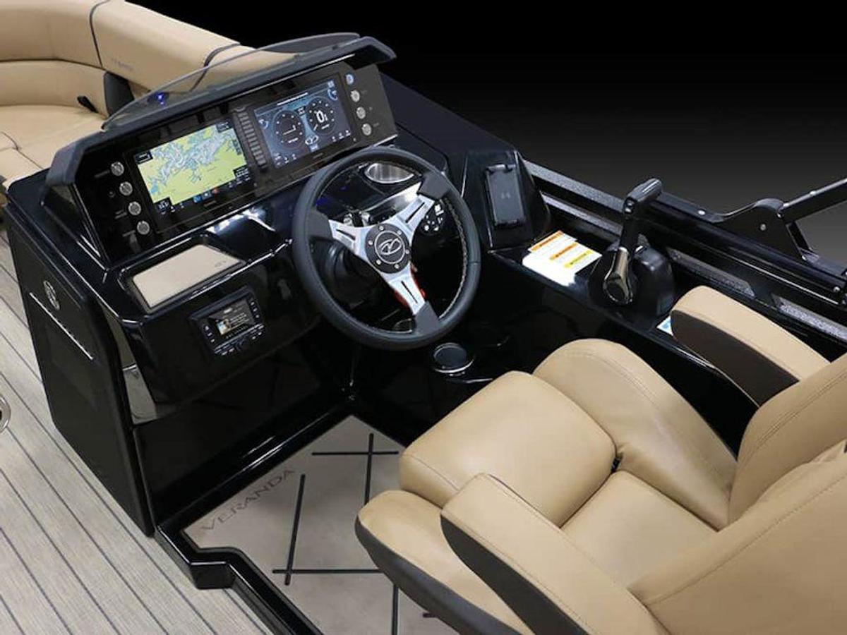 2025 Veranda VX22RC Premium Luxury Tri-Toon