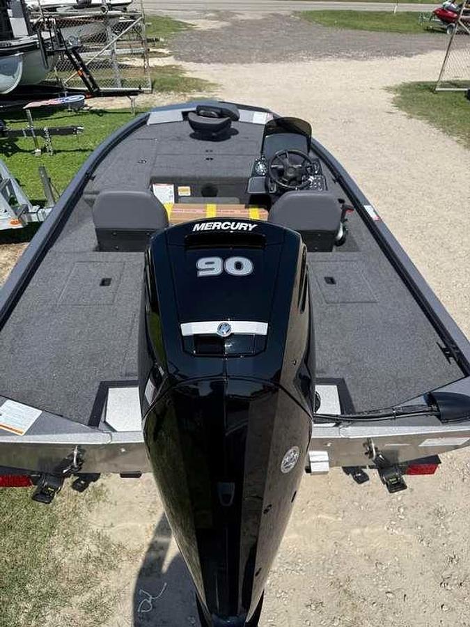 2026 Lowe Boats Stinger 175C