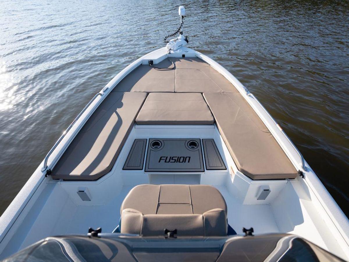 2025 Avid Boats 21 Fusion Base