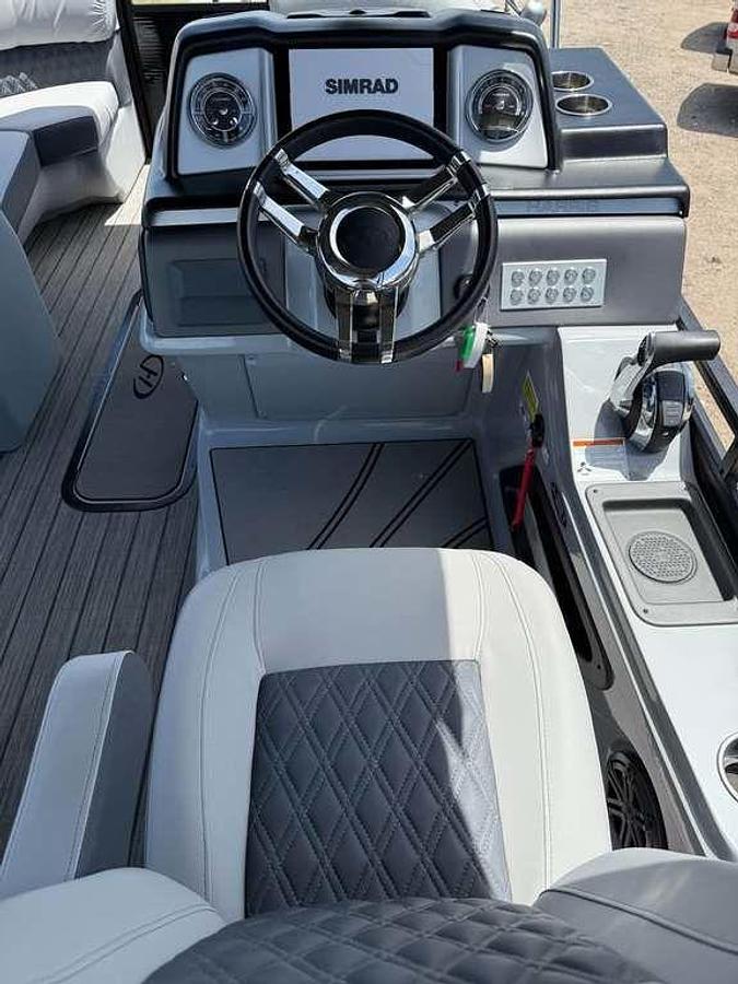 Used 2021 Harris Solstice 230