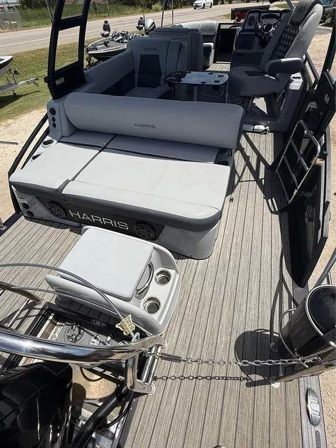 Used 2021 Harris Solstice 230