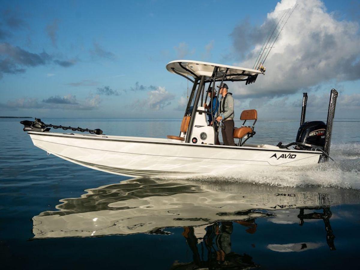 2025 Avid Boats 23 Mag Base