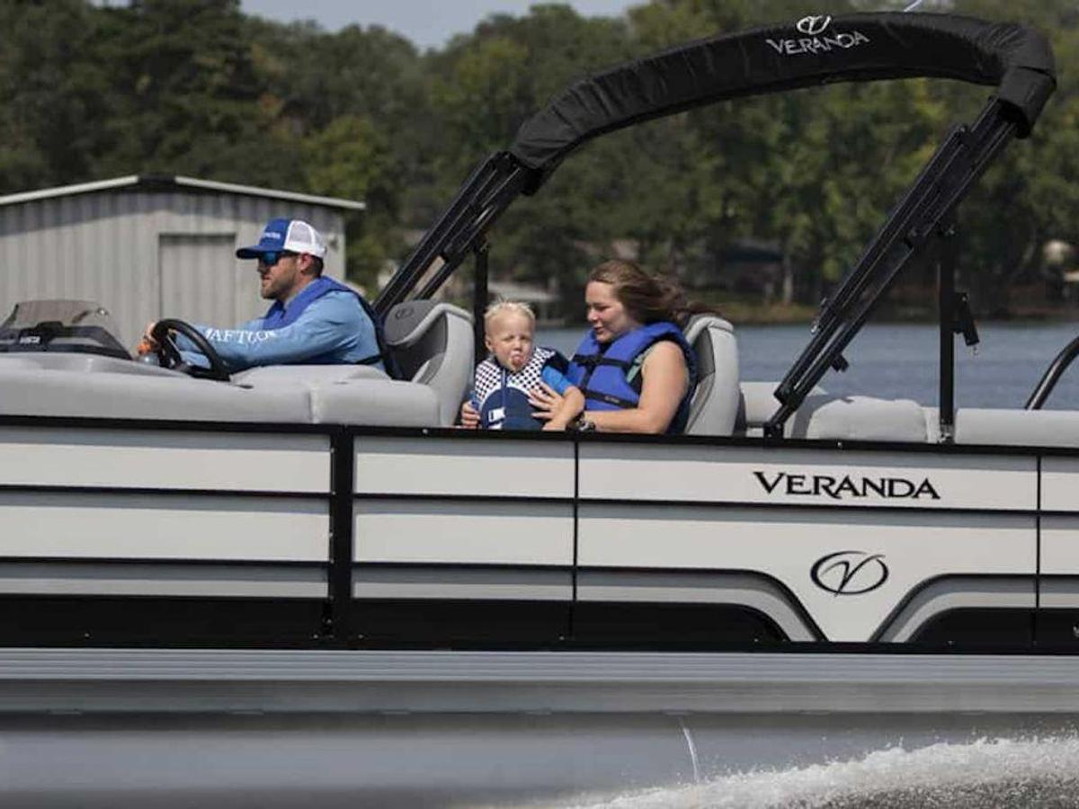 2025 Veranda VS22RC Tri-Toon