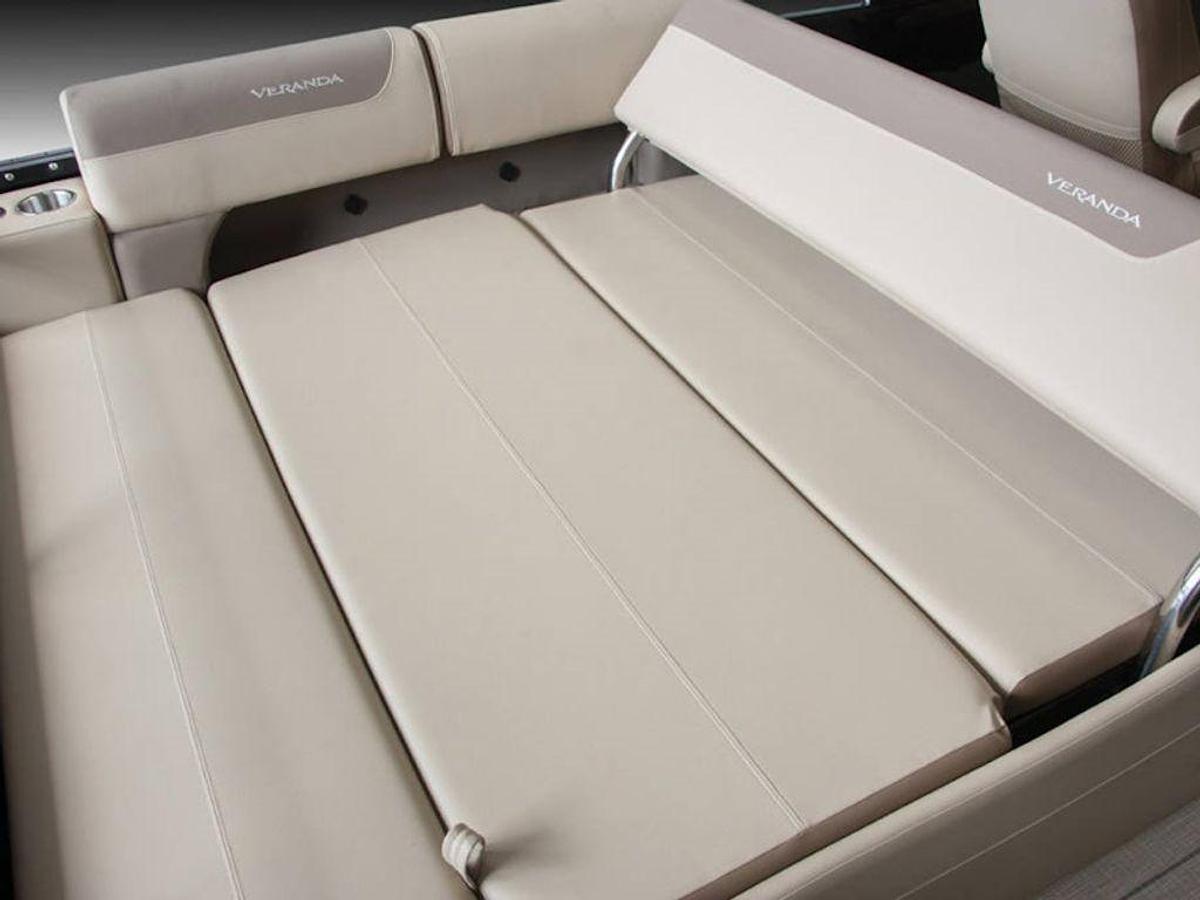 2025 Veranda VR22VLC Tri-Toon