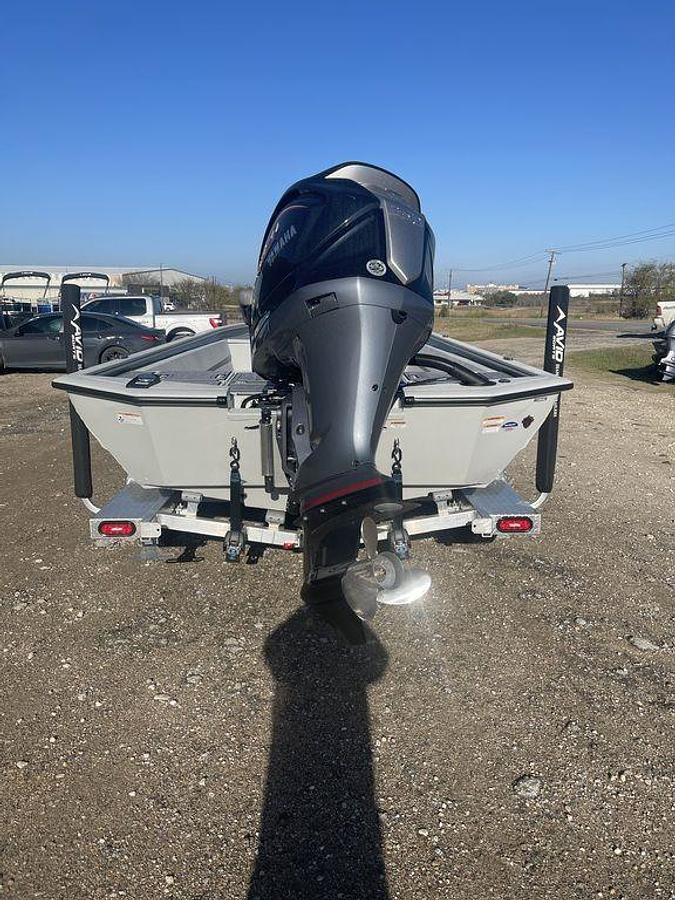 2025 Avid Boats 23 Mag