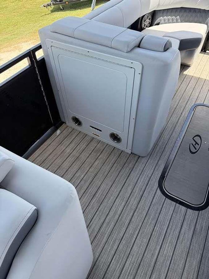 Used 2021 Harris Solstice 230