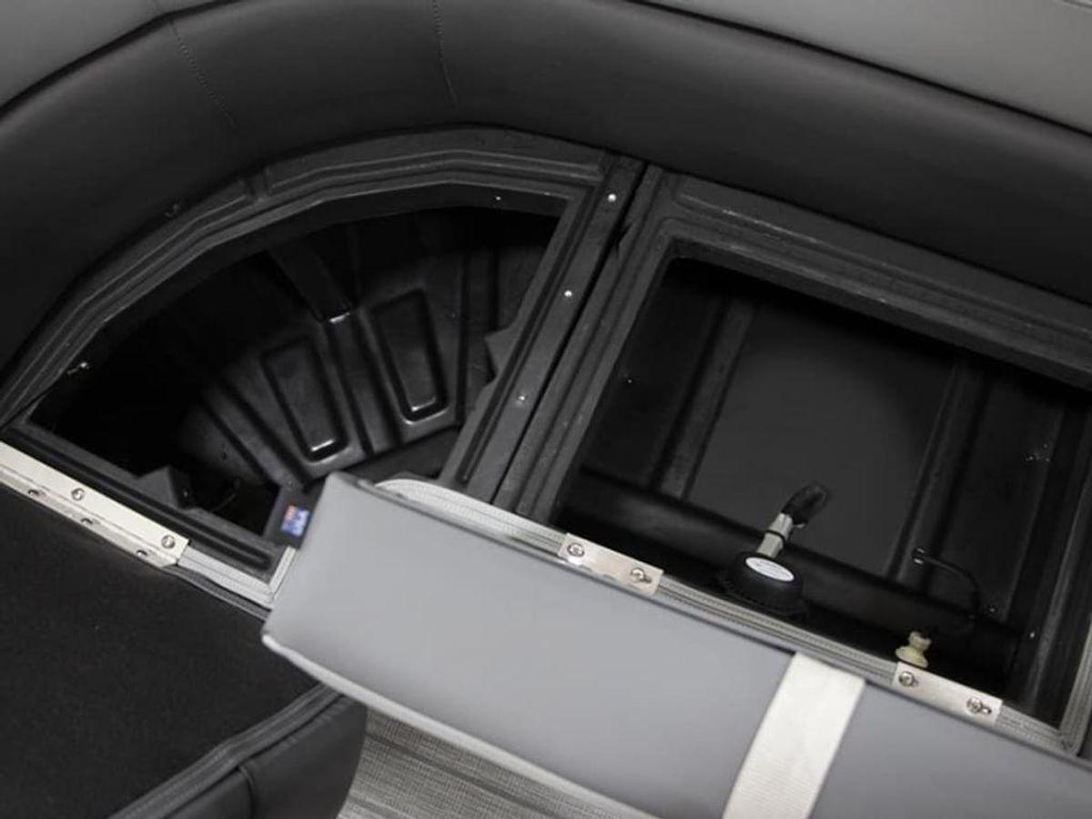 2025 Veranda VF25F2plus2 Deluxe Tri-toon