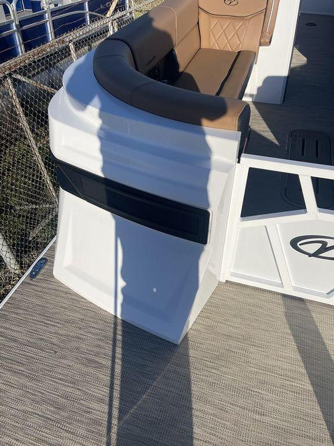 2025 Veranda VX25RC Luxury Tri-Toon