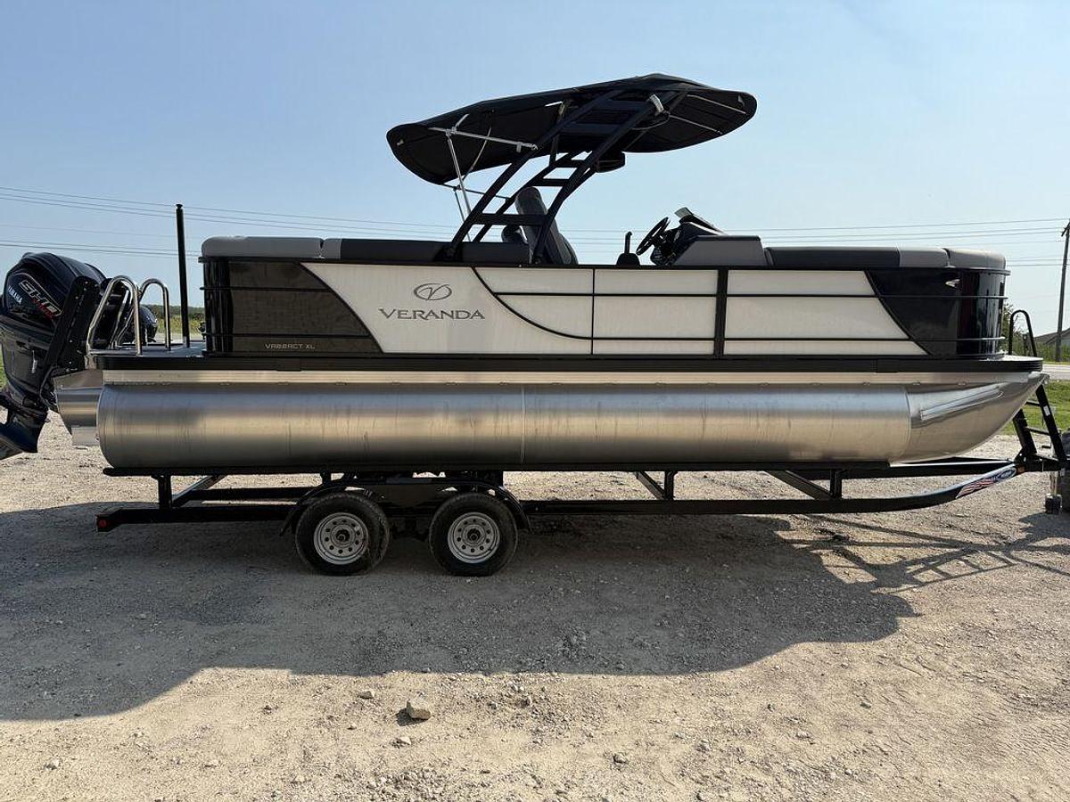 2026 Veranda VR22RC Tri-Toon