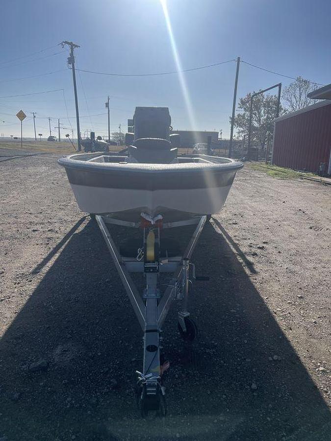 2025 Avid Boats 23 Mag