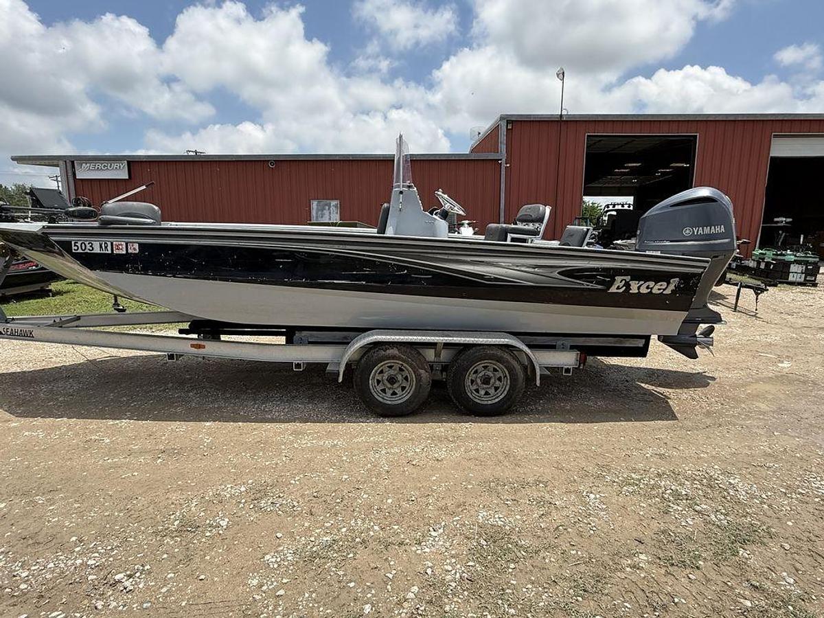 Used 2019 Excel Boats Bay Pro 230