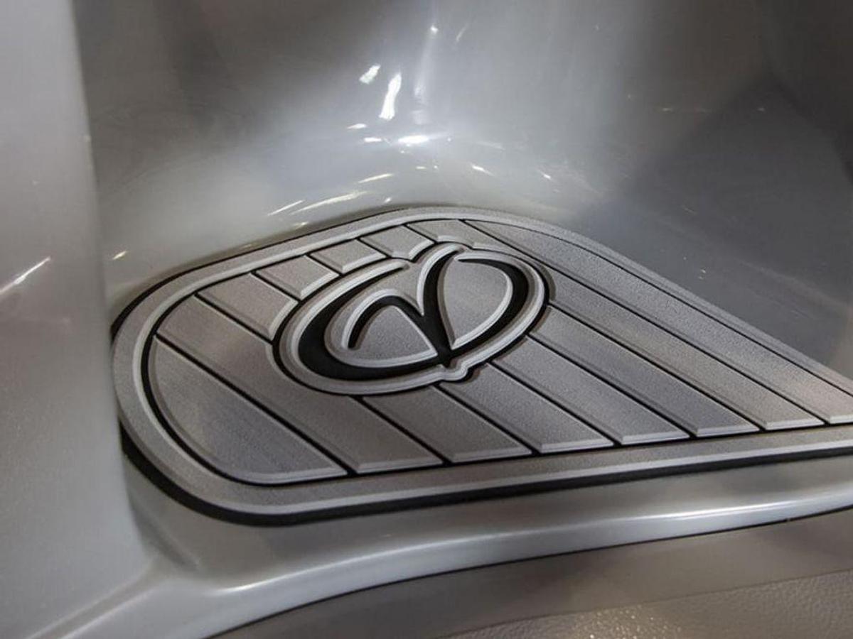 2025 Veranda VF22F4 Luxury Tri-Toon