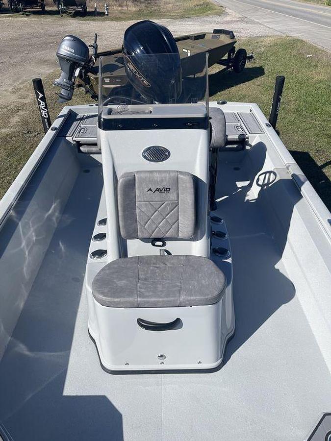 2025 Avid Boats 23 Mag