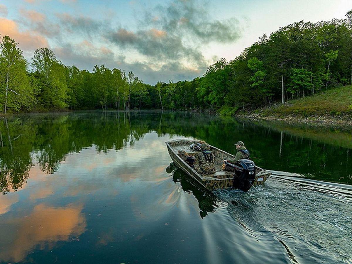 2026 Lowe Boats RX17DT Base