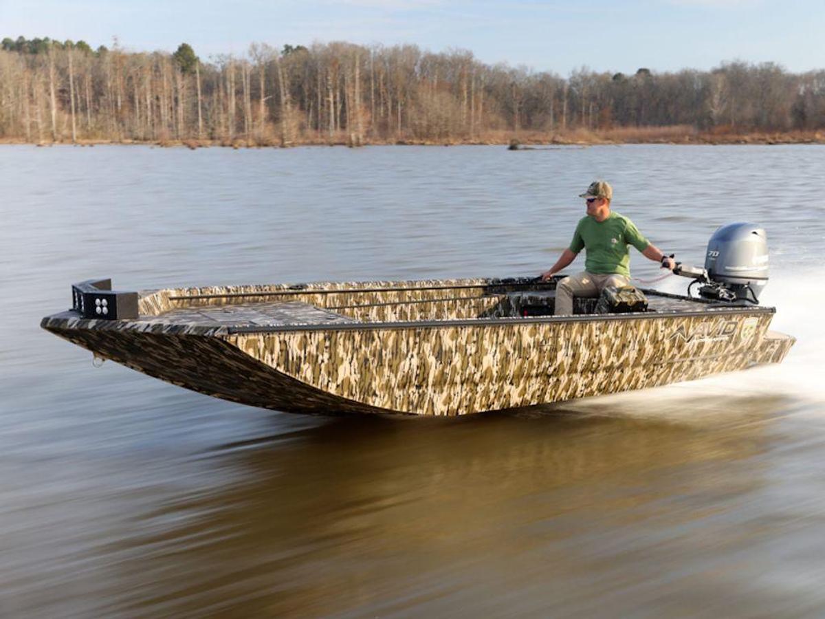 2025 Avid Boats 18 Commander Base