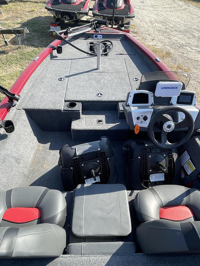 Used 2025 Bass Tracker Pro Team 175