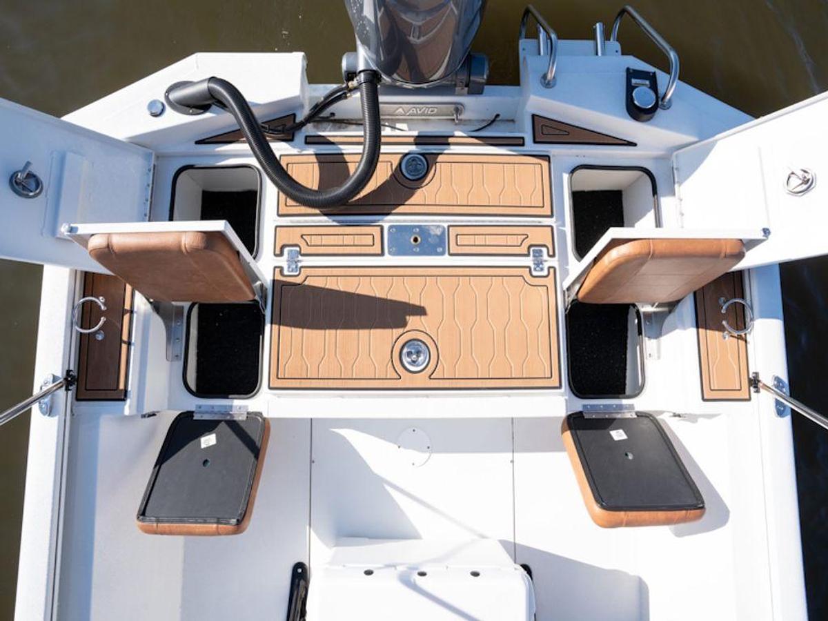 2025 Avid Boats 23 Fusion Base