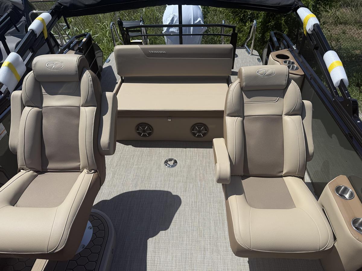 Used 2027 VERANDA VR235VLI