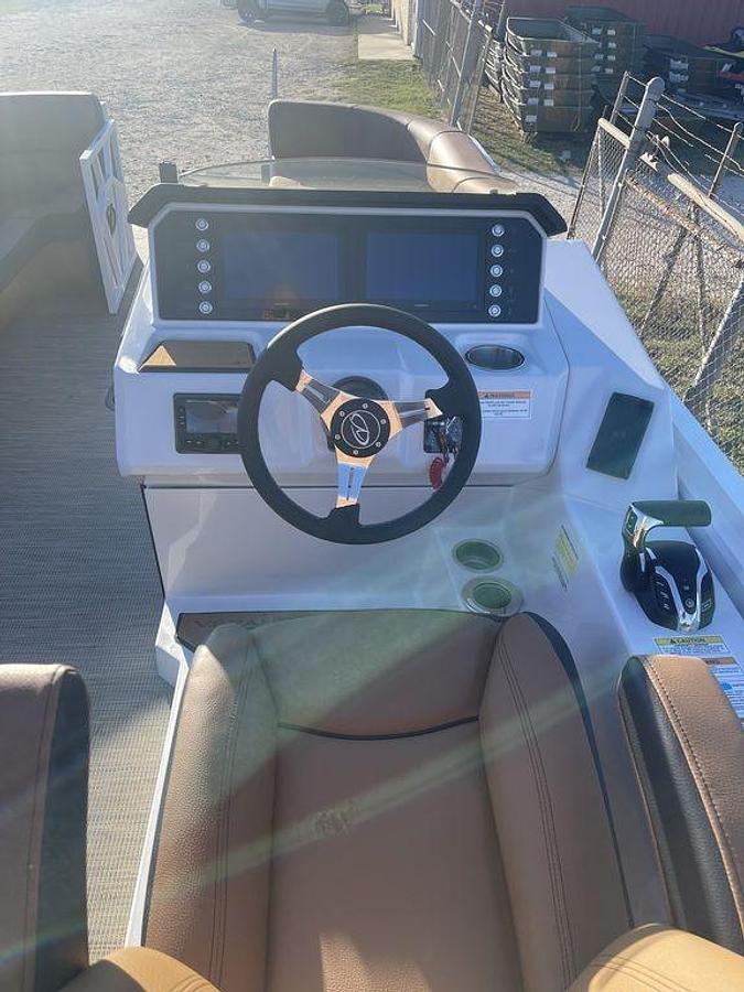 2025 Veranda VX25RC Luxury Tri-Toon