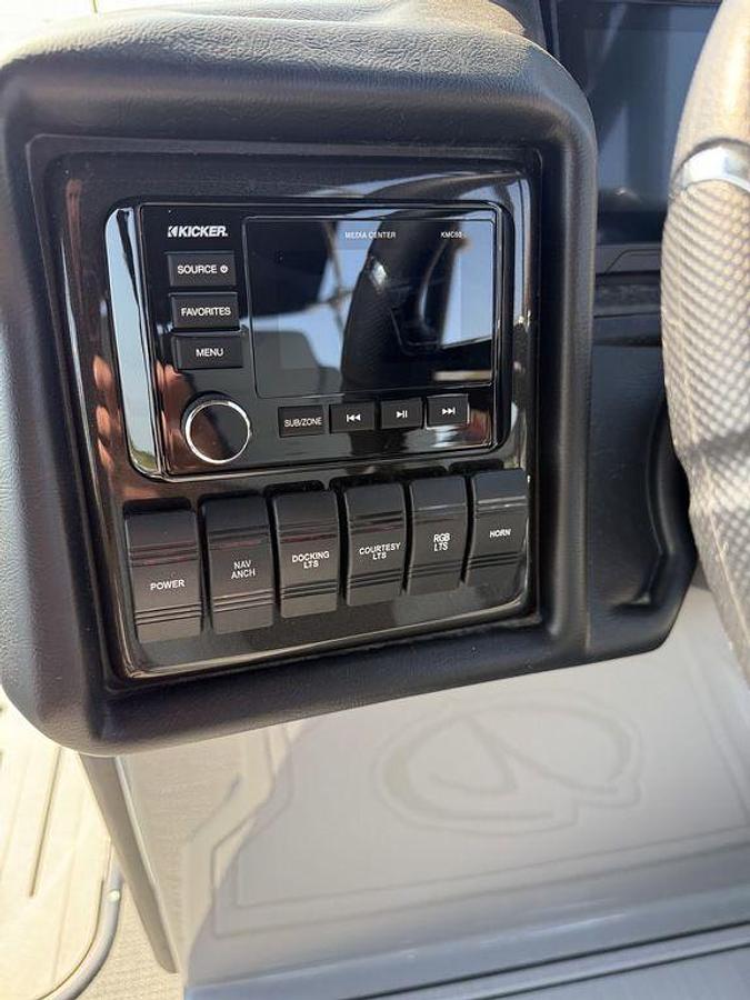 2026 Veranda VR22RC Tri-Toon