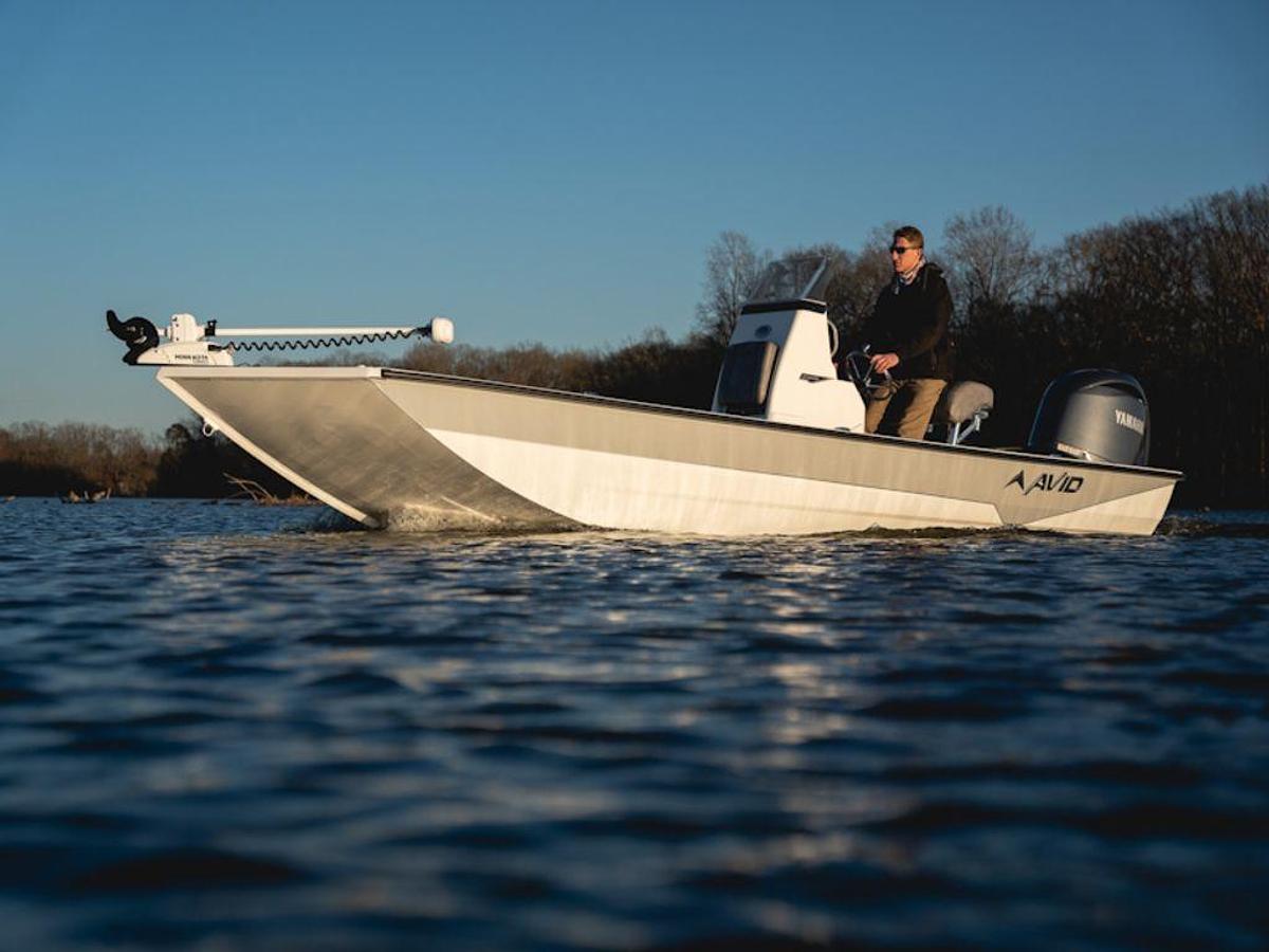 2025 Avid Boats 22 Recon Base