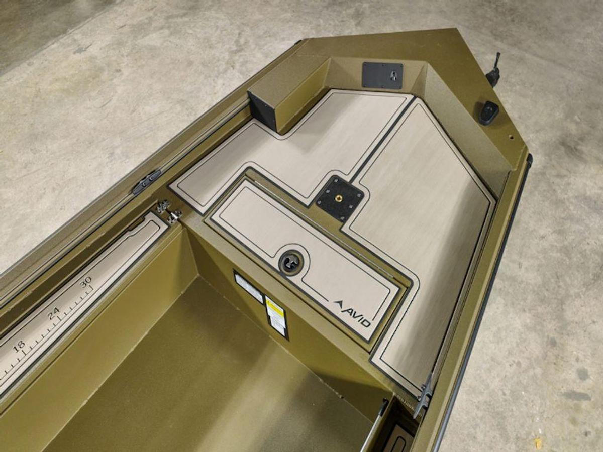 2025 Avid Boats 16 Commander Base