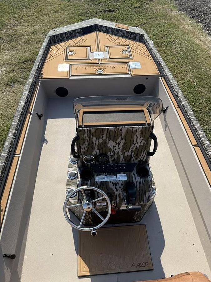 2026 Avid Boats 20 Rogue CC