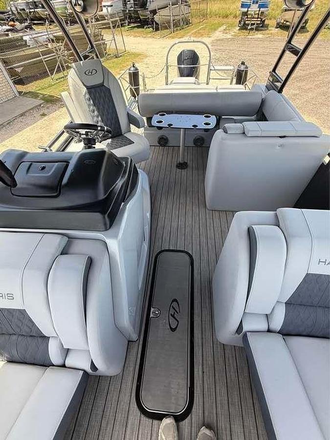 Used 2021 Harris Solstice 230