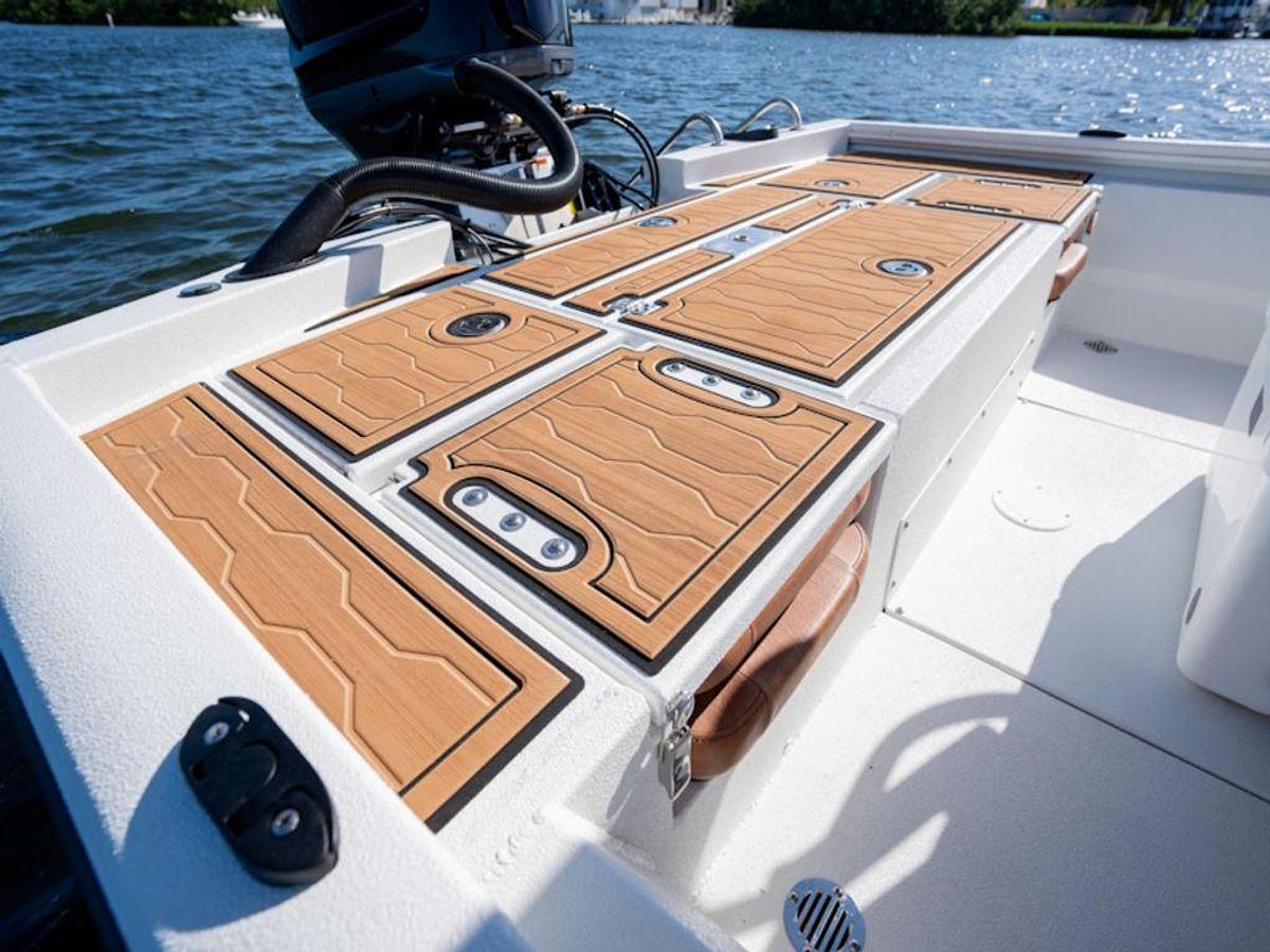 2025 Avid Boats 23 Mag Base