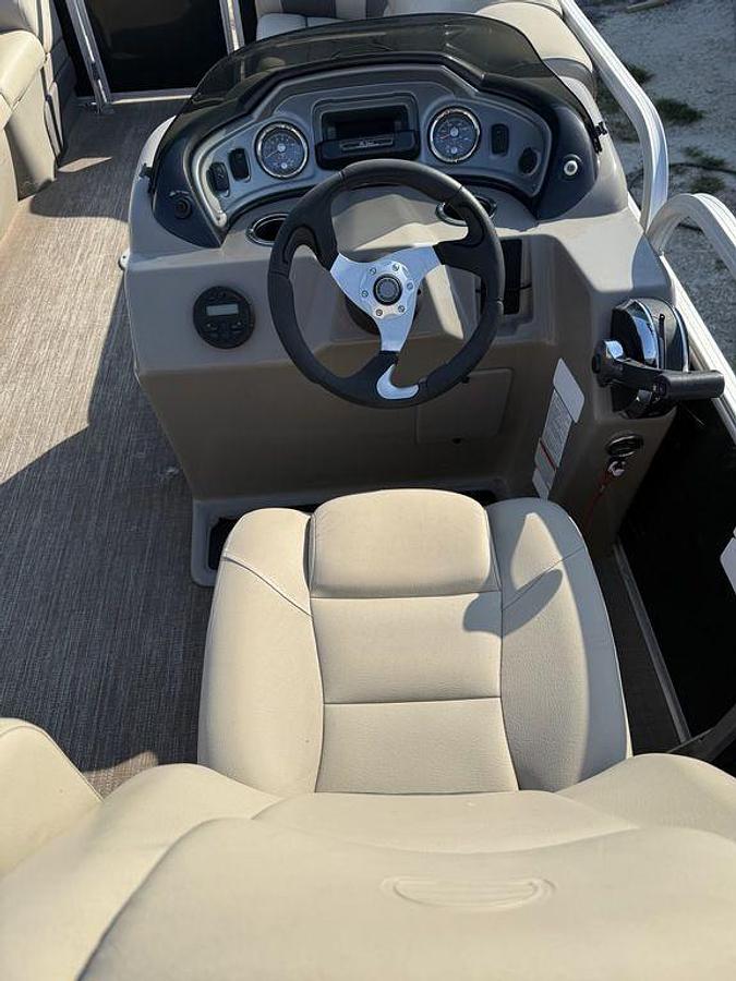 Used 2021 Sun Tracker Party Barge® 22 DLX