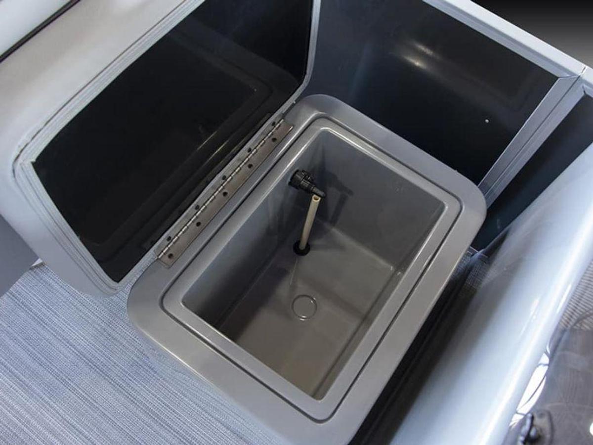 2025 Veranda VF22F4 Luxury Tri-Toon