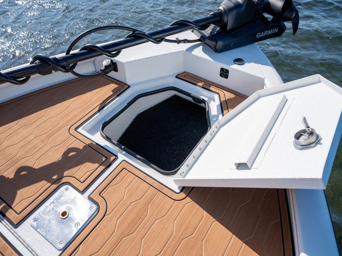 2025 Avid Boats 23 Mag Base