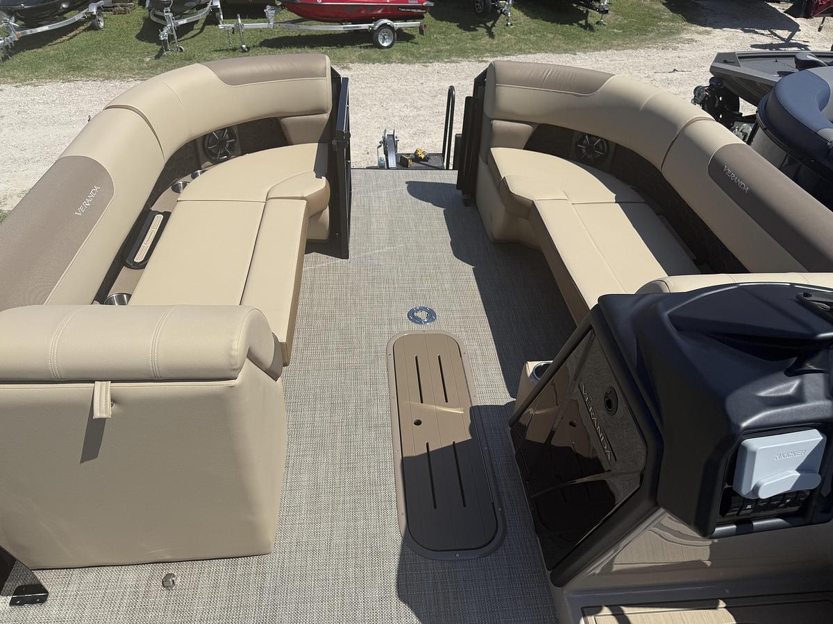 Used 2027 VERANDA VR235VLI